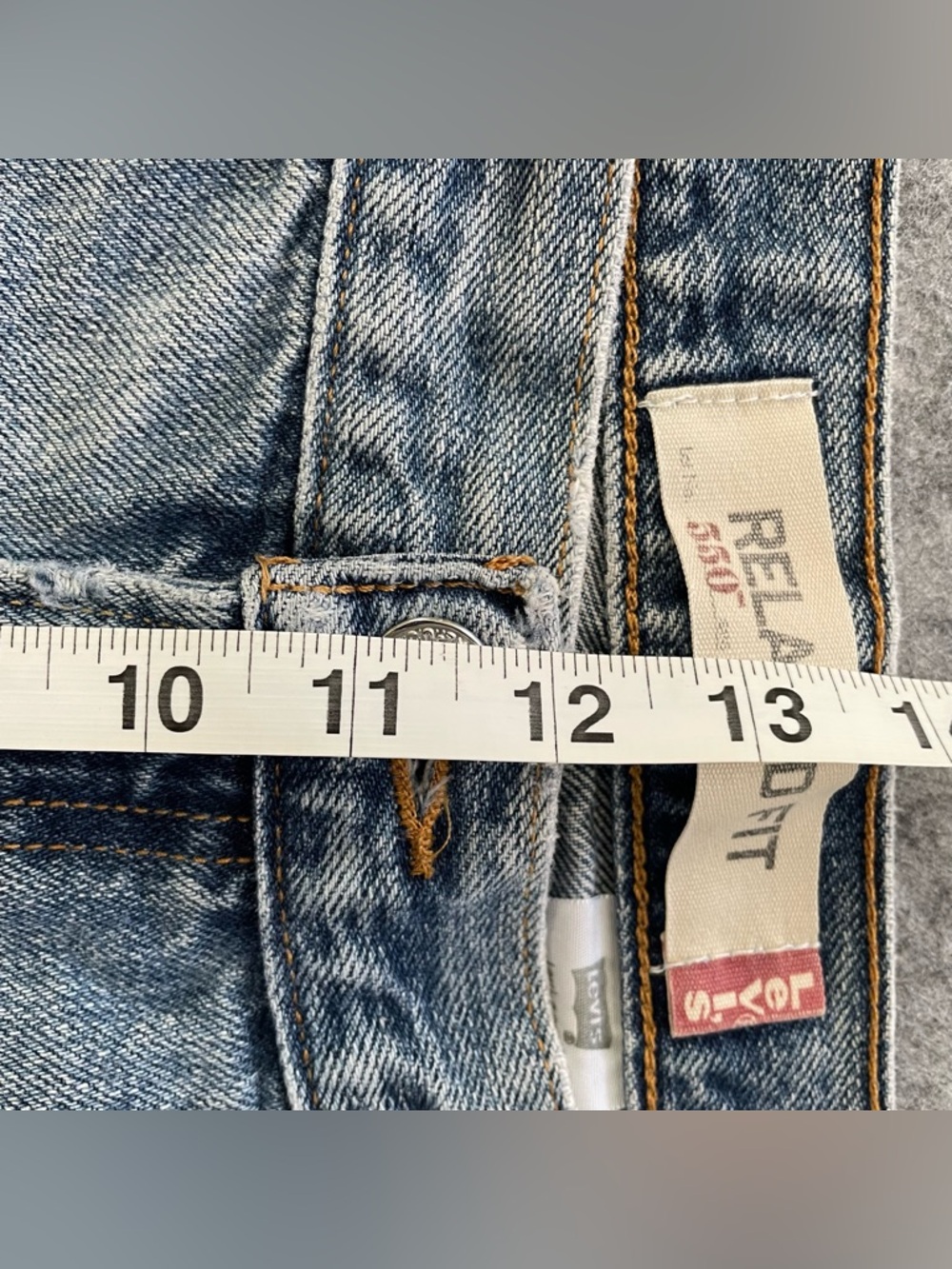 Levis 550 Relaxed Fit Jeans Mens 36x34 Blue Light Wash Distressed 100% Cotton - Picture 9 of 16